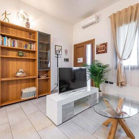 La Mariposa - Bellavita Apartments Асемини Екстериор снимка
